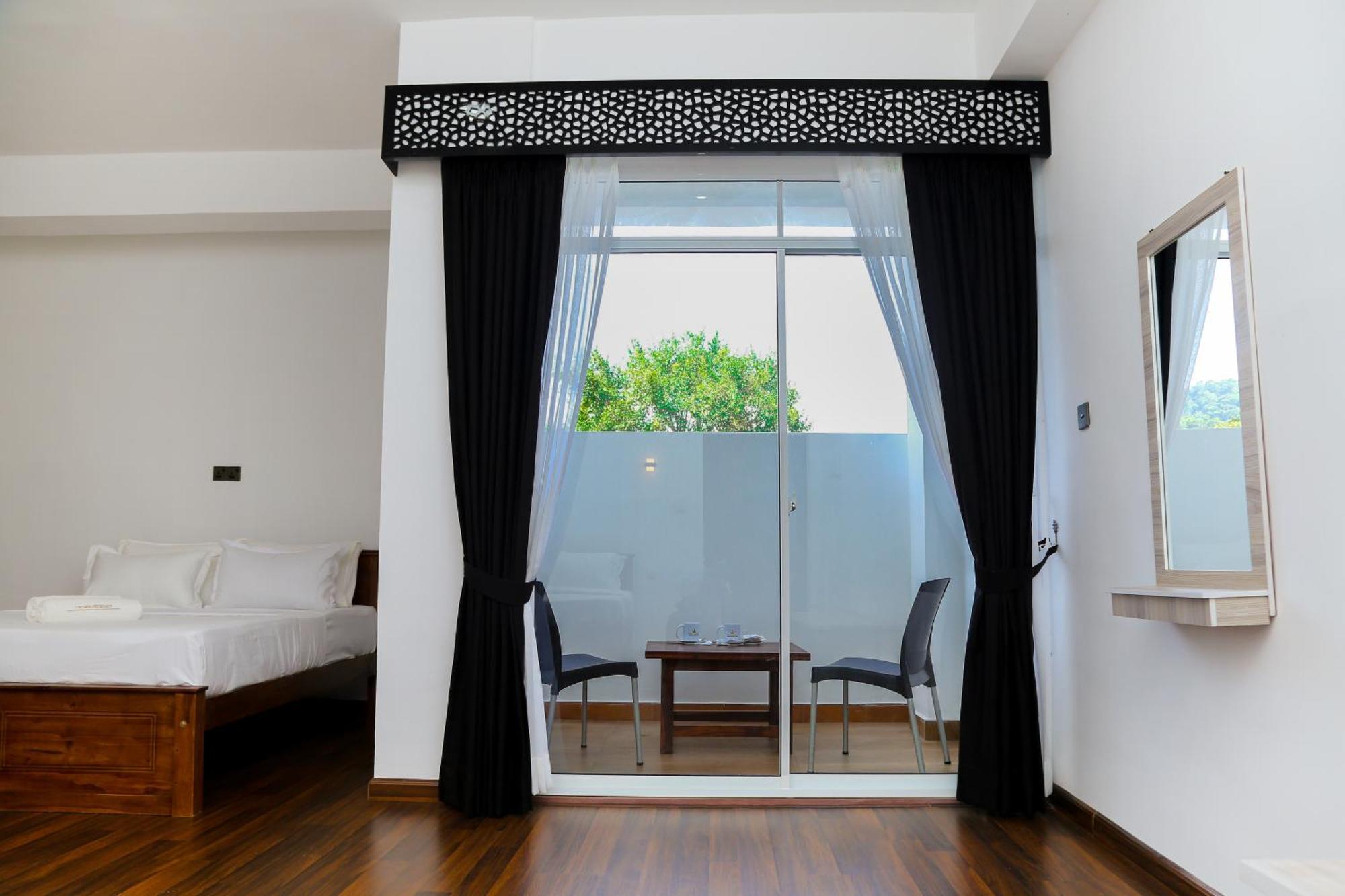 Hotel Crown Regency- Badulla Extérieur photo
