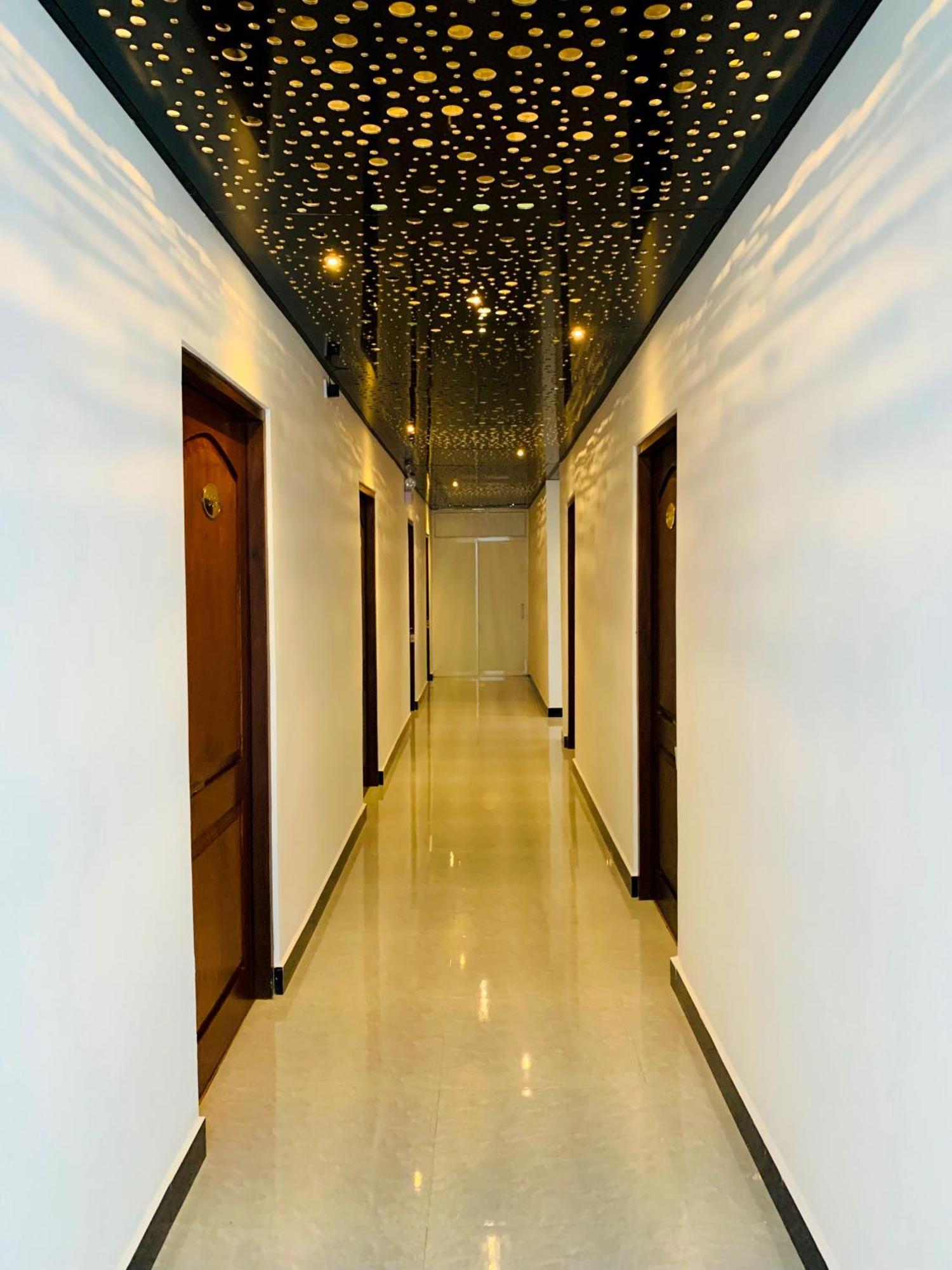 Hotel Crown Regency- Badulla Extérieur photo