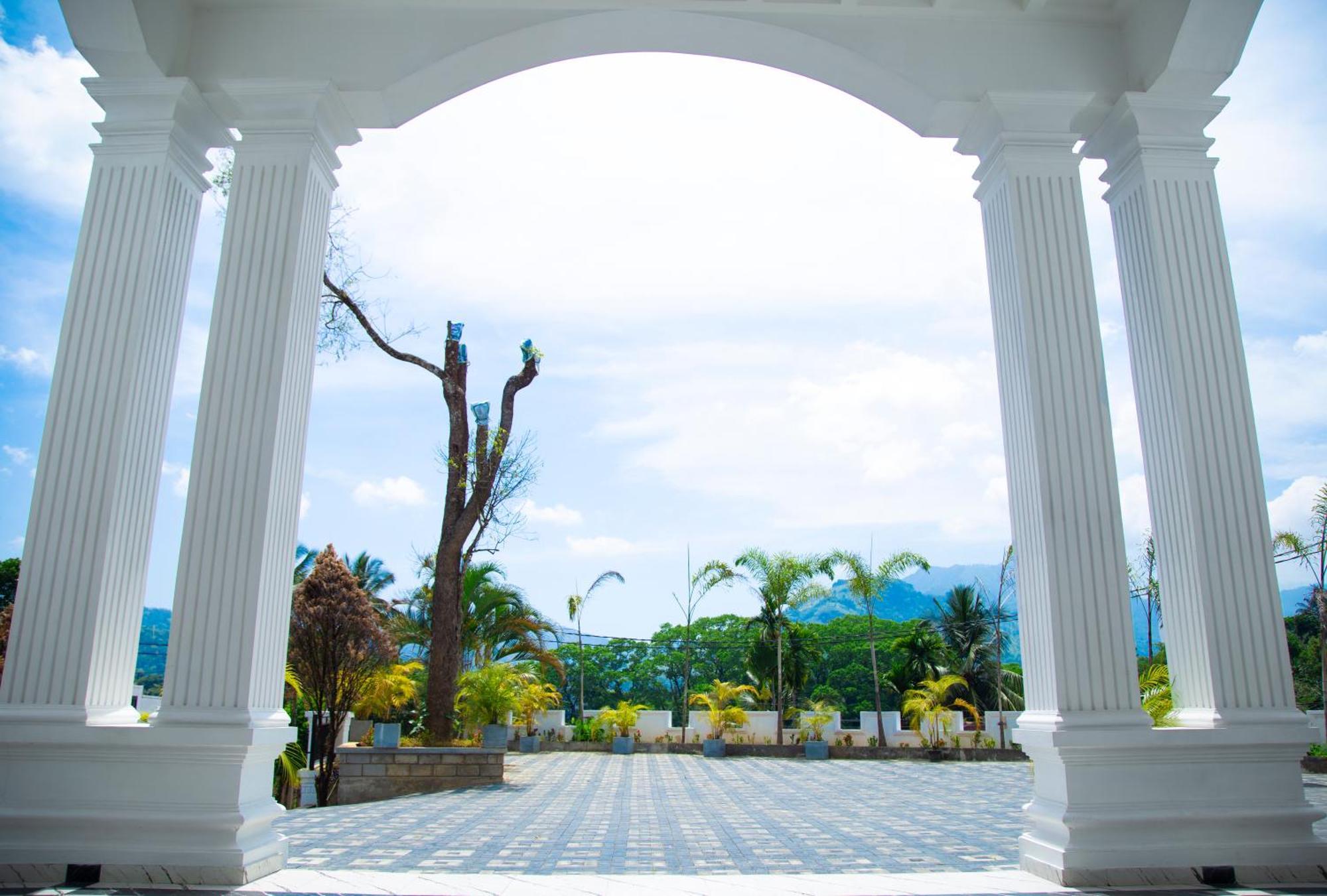 Hotel Crown Regency- Badulla Extérieur photo