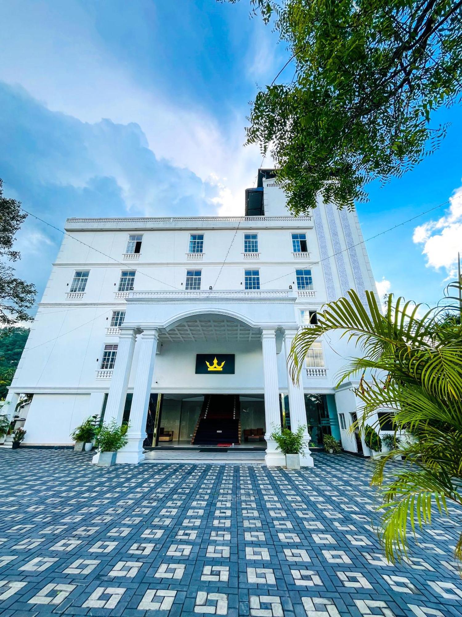 Hotel Crown Regency- Badulla Extérieur photo